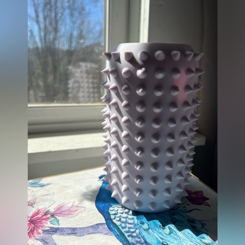 Bkr SPIKED LALA 1 L 32 oz Lavender Light Pale Purple Big Bottle Sleeve